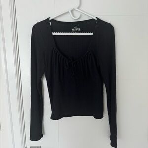 Hollister Women's Black Long Sleeve ribbed top